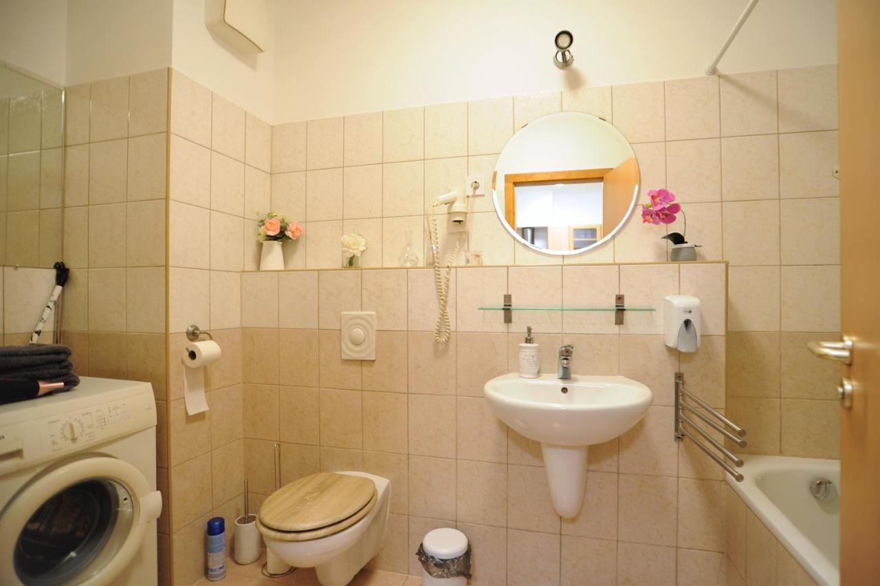 Lovely Apartment In The Heart Of Budapest Eksteriør billede