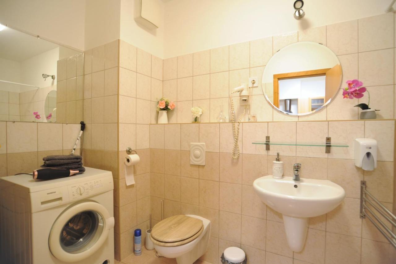 Lovely Apartment In The Heart Of Budapest Eksteriør billede